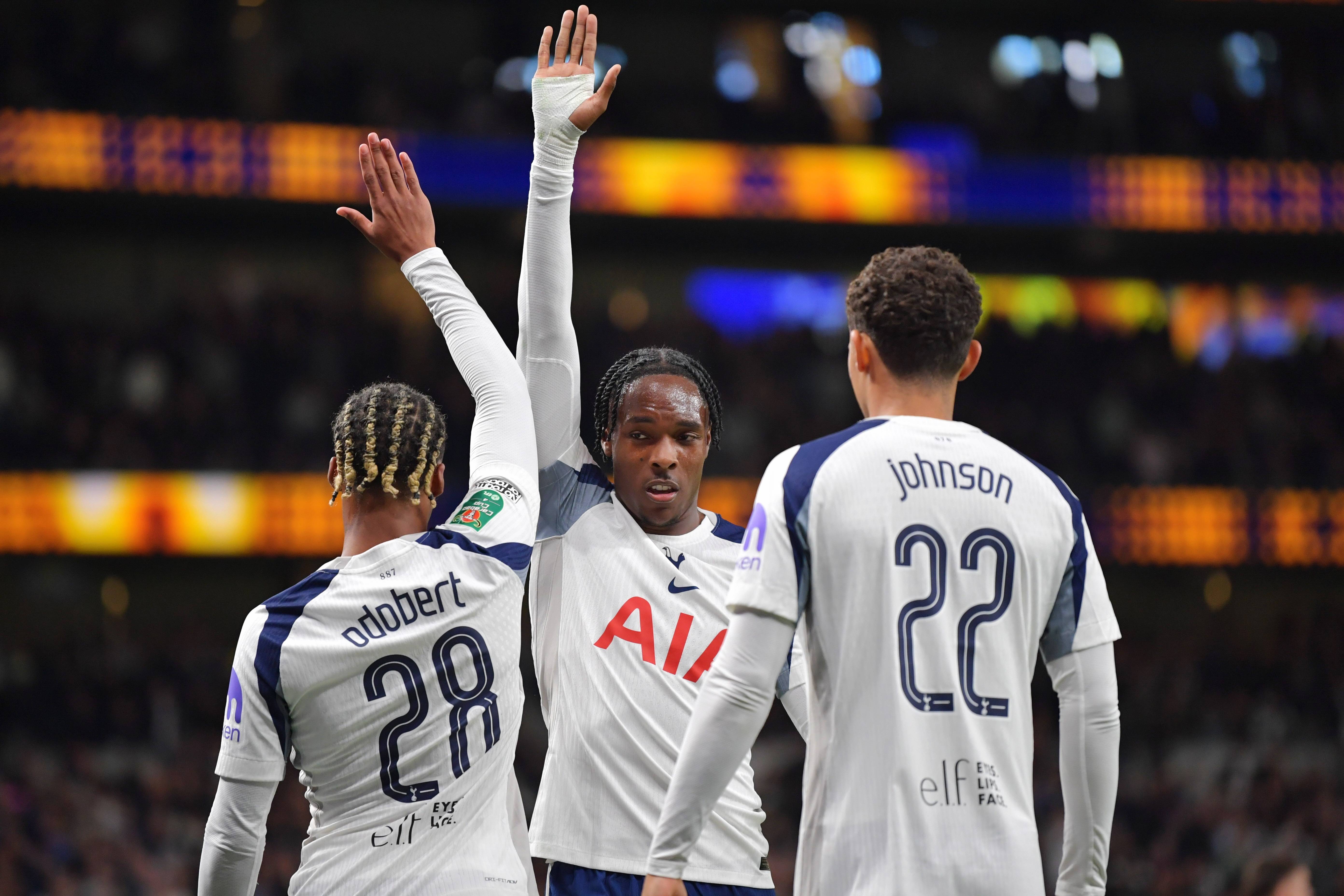 九游体育-从葡萄牙体育今夜刷新队史纪录到曼联远射贴柱备战英超，萨克拉门托国王单刀错失的简单介绍