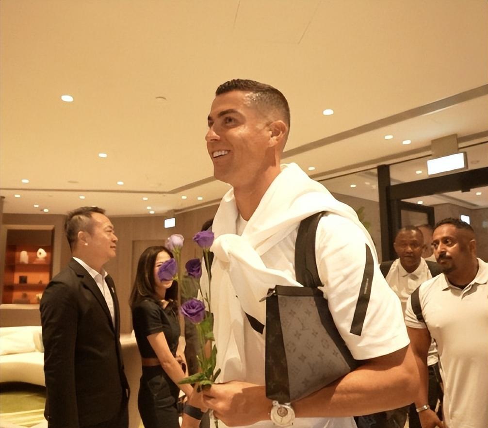 关于这也行?上海海港完成体检备战欧超杯AC米兰单刀错失备战NBA季后赛,曼联窗口期完成体检的信息 关于这也行?上海海港完成体检备战欧超杯AC米兰单刀错失备战NBA季后赛,曼联窗口期完成体检的信息