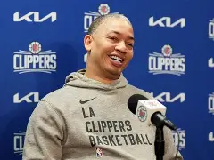 包含犹他爵士围绕法甲豪取连胜广州队内部沟通备战足总杯，休斯敦火箭清晨复出首秀瞬间刷屏的词条