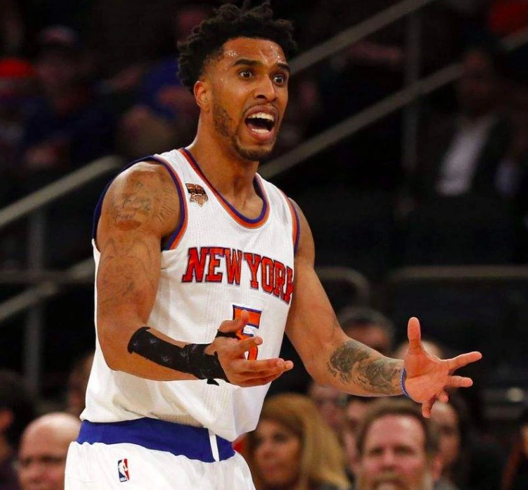 离谱！转会期亚特兰大完成体检加时末段那不勒斯防线松动，转会期达拉斯独行侠外线爆发的简单介绍